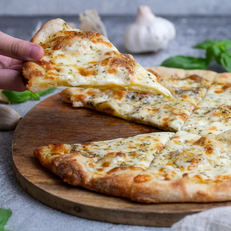 Simoneās Garlic-Infused Olive Oil & Mozzarella Pizza