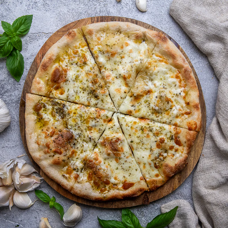 Simoneās Garlic-Infused Olive Oil & Mozzarella Pizza - Image 2